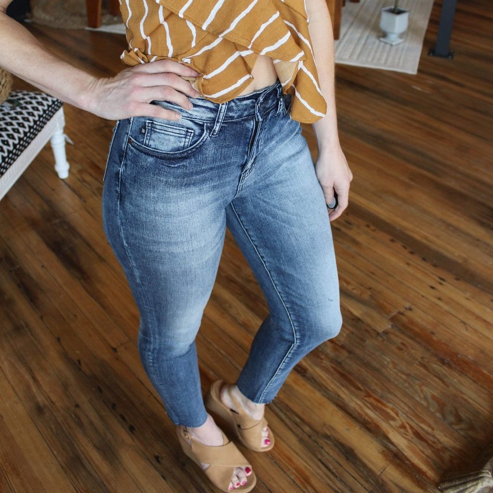 No Doubts High Rise Raw Hem Relaxed Fit Jeans